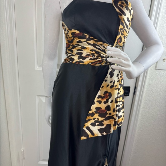 Cinderella Elegant Black and Leopard Print Gown SIZE - Picture 7 of 14